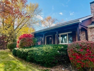 25484 Riverside Ct, Danville, IL 61834