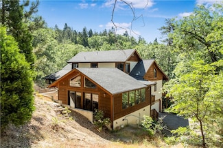 77 Park Dr, Running Springs, CA 92382
