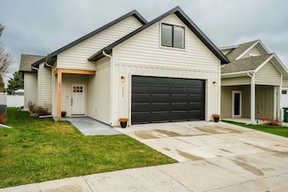 2021 Skyview Dr W, Sheridan, WY 82801