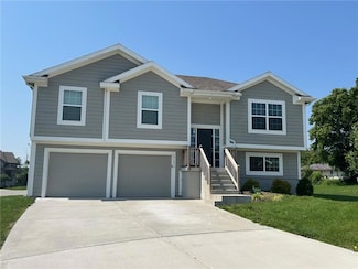 21800 Southcreek Rd, Peculiar, MO 64078