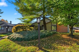 1462 Carriage Trace Blvd Unit 215, Dayton, OH 45459