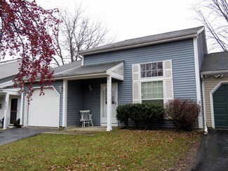 611 Yale Ln, Island Lake, IL 60042