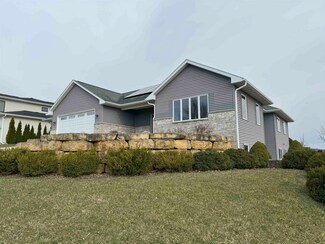 1704 3 Wood Dr, Mount Horeb, WI 53572
