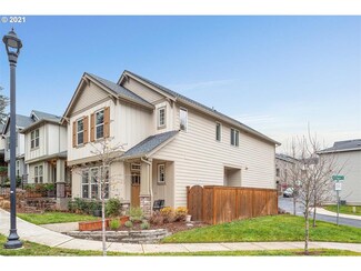 9433 SW Chopin Ln, Portland, OR 97225