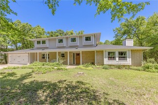 1503 Foxfire Dr, College Station, TX 77845