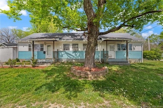 104 Spring St, Charlestown, IN 47111