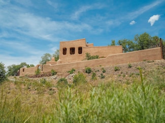 209 Ribak Ln, Taos, NM 87571