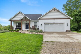 2010 Woodfern Dr SE, Lowell Charter Township, MI 49331