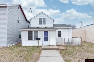 113 113 E Main St, Waterville, MN 56096