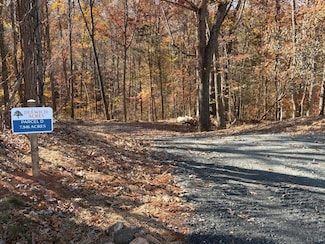 99-D Richmond Hwy, Amherst, VA 24521