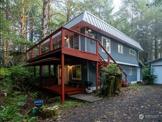 12 Dolphin Ln, Copalis Beach, WA 98535