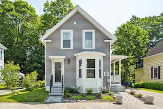 7 School St, Exeter, NH 03833
