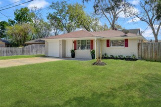 334 Pennington Dr, Alvin, TX 77511
