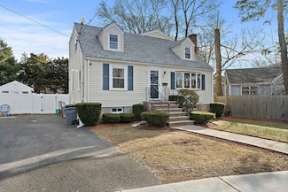 80 Grogan Ave, Quincy, MA 02169