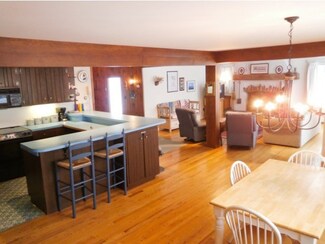 452 Sugar Glen Dr, Waitsfield, VT 05673