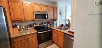 111 Royal Park Dr Unit 4F, Oakland Park, FL 33309