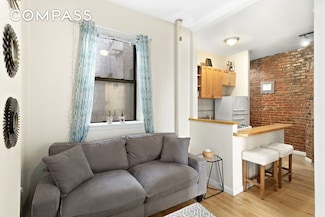 309 E 95th St Unit 27, New York, NY 10128