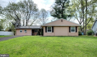 24 Edgewater Ln, Willingboro, NJ 08046