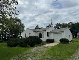 28785 280th St, Shell Rock, IA 50670