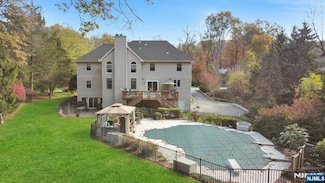 7 Valley Forge Rd, Oakland, NJ 07436