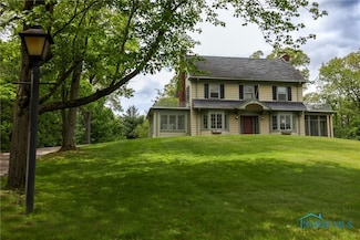 5243 Flanders Rd, Toledo, OH 43623