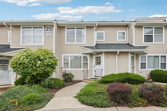 22 Knightsbridge Ct Unit 233, Nanuet, NY 10954
