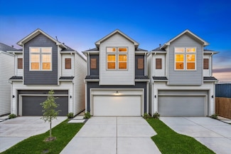 5910 Eastwood St, Houston, TX 77021