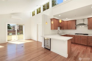 719 2nd Ave W Unit 302, Seattle, WA 98119