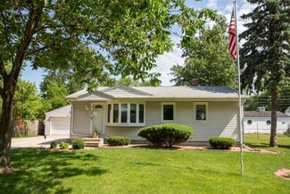 208 Elk Run St, Elk Run Heights, IA 50707