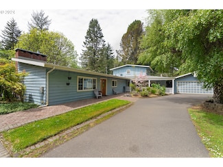 93706 Pickett Ln, Coos Bay, OR 97420