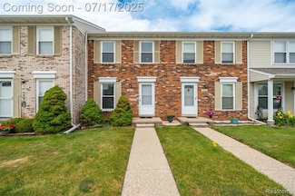 29143 E Brittany Ct, Roseville, MI 48066
