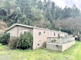 44 Red Cap Rd, Orleans, CA 95556