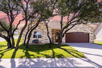 2108 Athens Ave, Kerrville, TX 78028