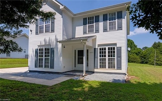 2427 Glen Laurel Dr, Greensboro, NC 27406