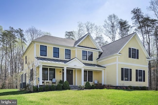 6539 Foxhollow Ln, Fairfax Station, VA 22039