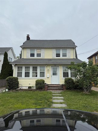 1186 Thomas St, Hewlett, NY 11557