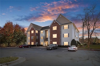 3724 Spanish Peak Dr Unit 2B, High Point, NC 27265