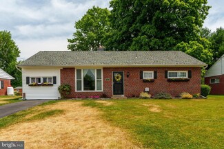 53 Pilgrim Dr, Lancaster, PA 17603