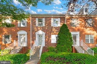 1724 Derrs Square E, Frederick, MD 21701