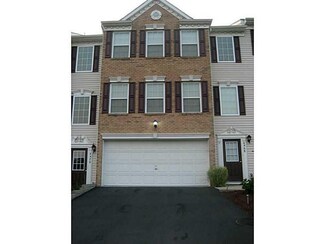 6468 Lindsey Ln, Export, PA 15632
