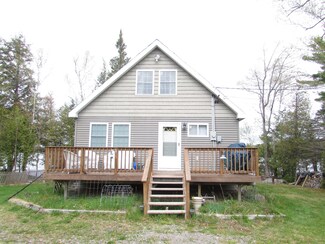 69 Shady Ln, Lincoln, ME 04457