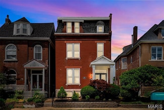 2605 S Compton Ave, Saint Louis, MO 63118