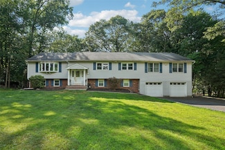 27A Claremont Ln, Suffern, NY 10901