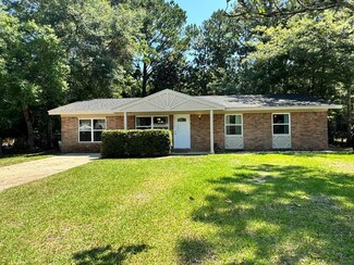 815 Lakewood Dr, Picayune, MS 39466