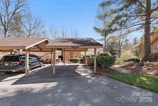 406 Live Oak Ln, Hendersonville, NC 28791