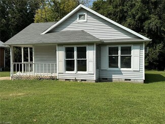1607 Upland Dr, Greensboro, NC 27405