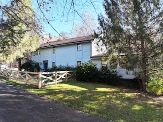 820 Sweet Lick Rd, Irvine, KY 40336