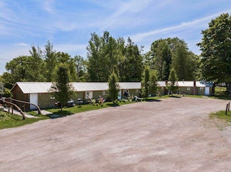 6822 U S 31, Charlevoix, MI 49720