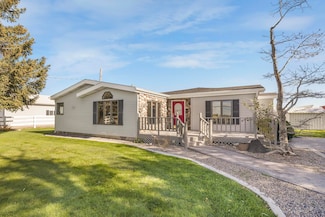 221 Cottonwood Ln, Blackfoot, ID 83221