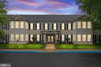 6704 Holly Farm Ln Unit 203, Warrenton, VA 20187
